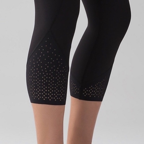 lululemon athletica Pants - Lululemon Anew Crop Perforated Tight Black Sz 6